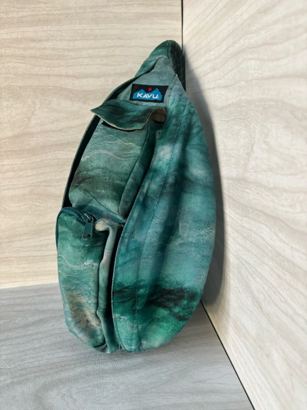 KAVU Rope Sling - Compact Lightweight Crossbody Bag - Ocean Storm - Picture 4 of 13